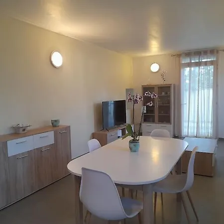 Maison T3 70m2 Avec Jardin Holiday home *