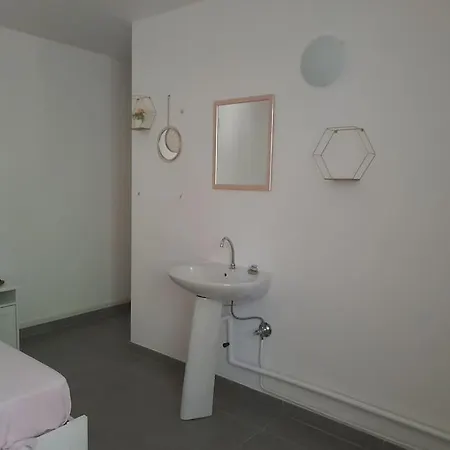 Holiday home Maison T3 70m2 Avec Jardin Lattes